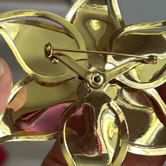 5/$25 Gold Flower Brooch 80 mm VTG 🌸 - Picture 6 of 8